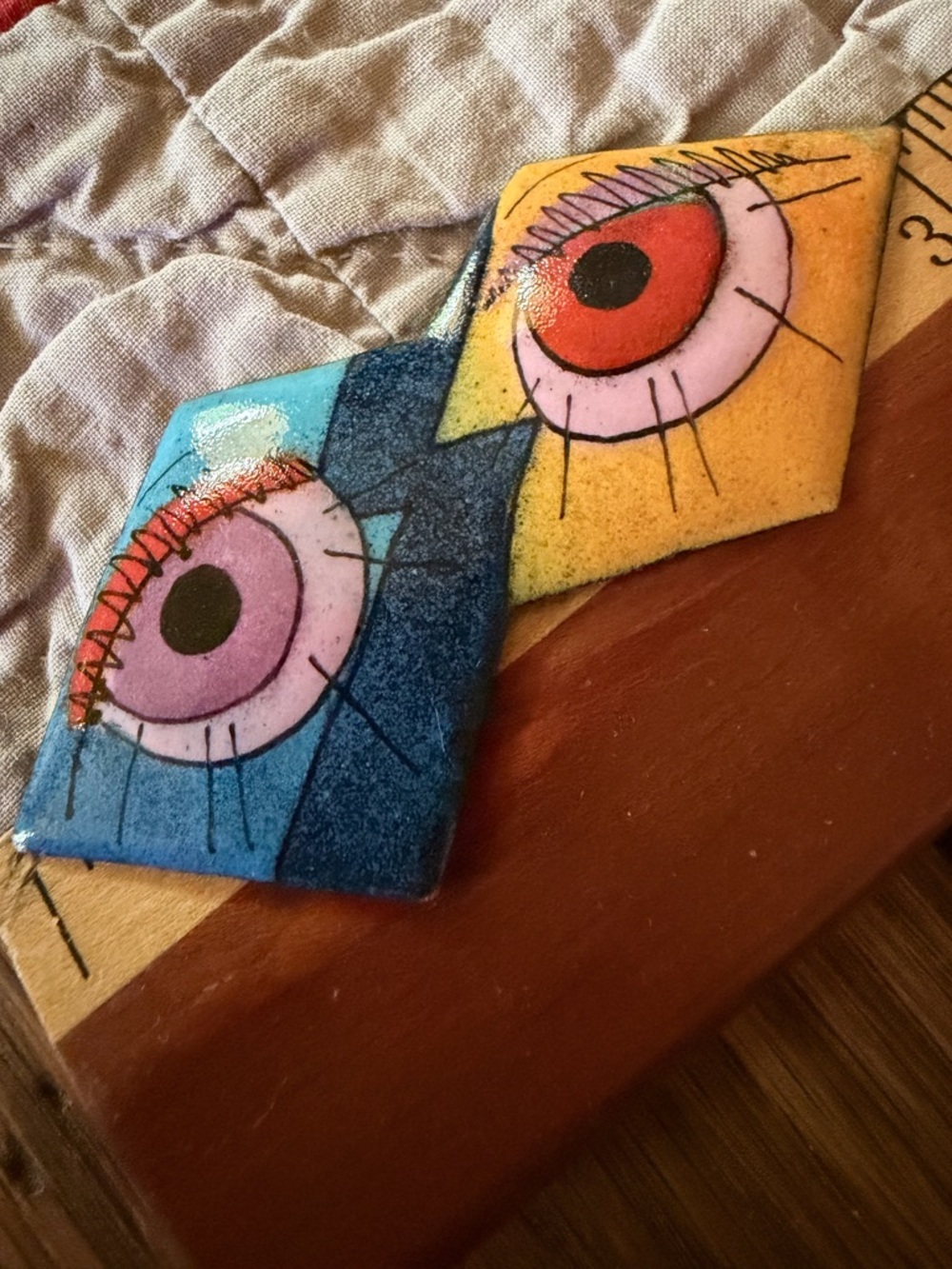 Brooch - Susan Jones 1991 - Enamel On Copper - Abstract Eyes - Signed By Artist View 6
